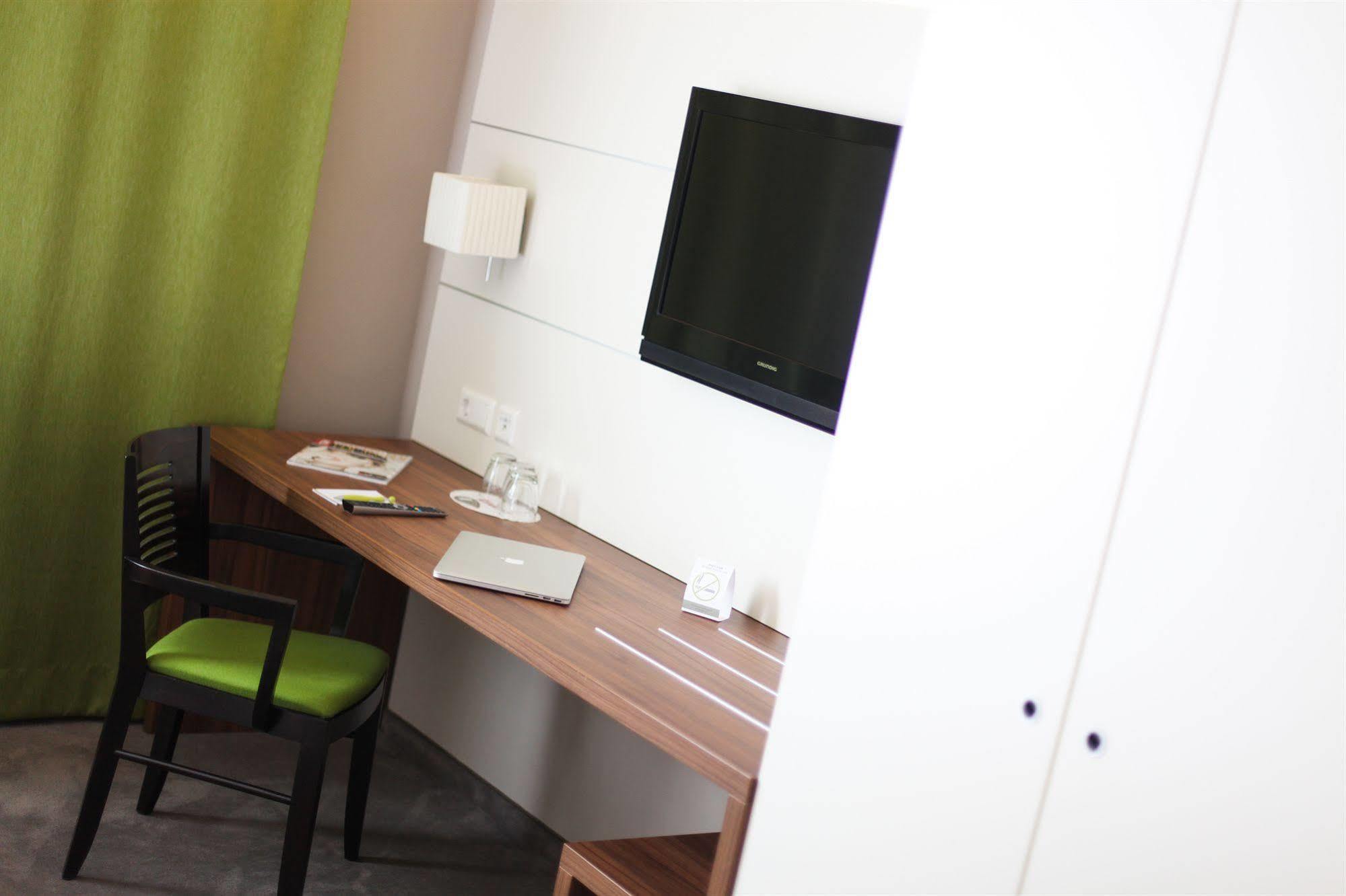 Riku Hotel Neu-Ulm Kültér fotó